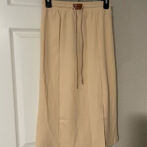Elegant/casual Cream Skirt